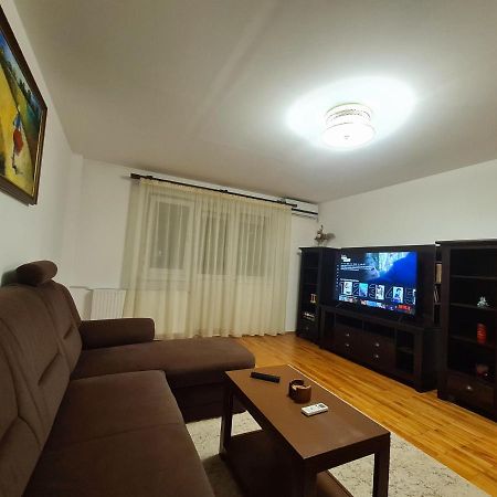 Clasic Apartment Nufarul Gran Varadino Esterno foto