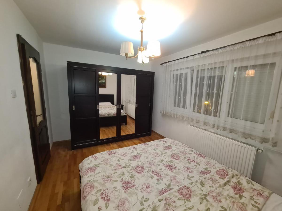 Clasic Apartment Nufarul Gran Varadino Esterno foto