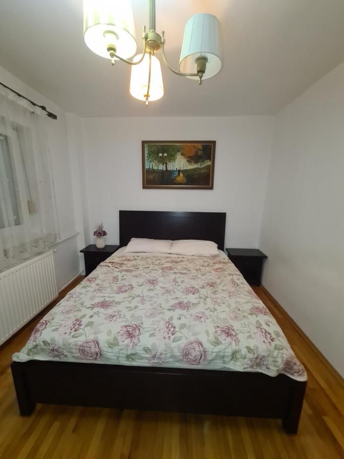 Clasic Apartment Nufarul Gran Varadino Esterno foto